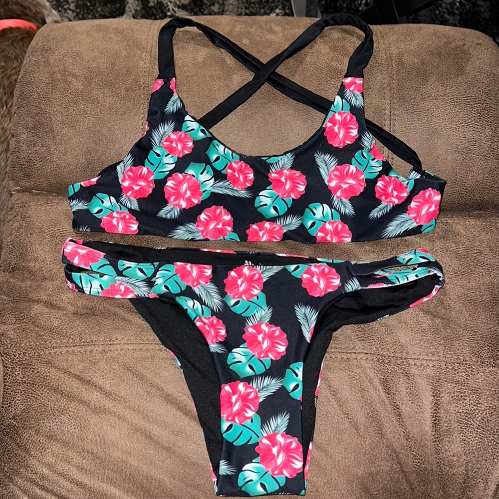 Hawaiian print leaves and flowers two piece bikini
